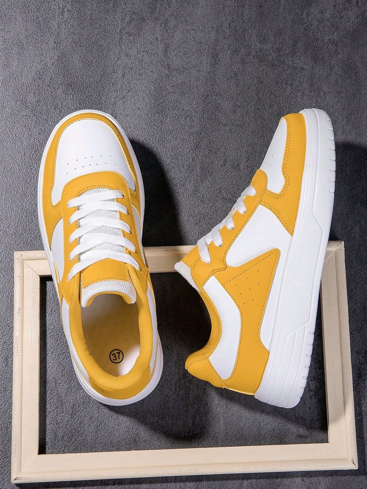 DW Noir Flex sneakers